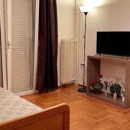 Lovely 1 Bedroom Apartment In Афіни Екстер'єр фото