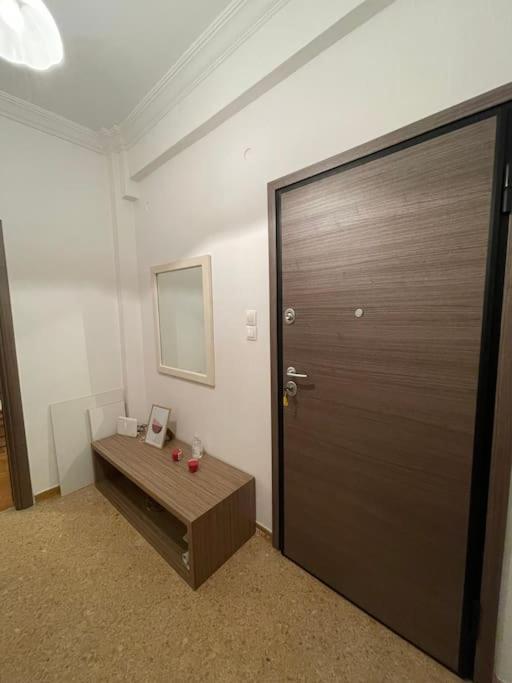 Lovely 1 Bedroom Apartment In Афіни Екстер'єр фото